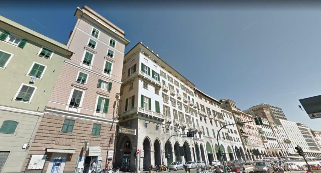 Sunflower Apartment With Private Terrace And Lift جنوة المظهر الخارجي الصورة